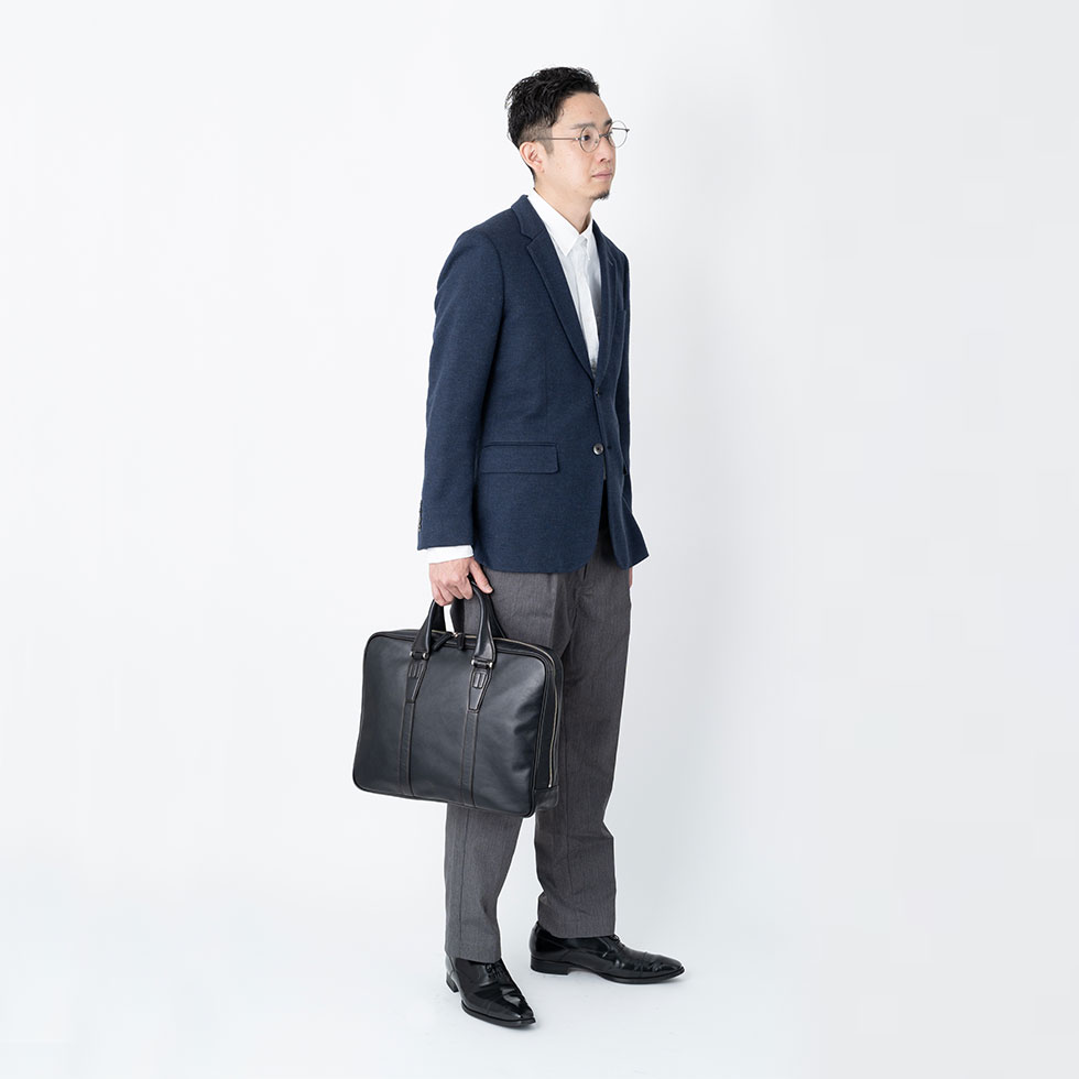本革ビジネスバッグ・モデル