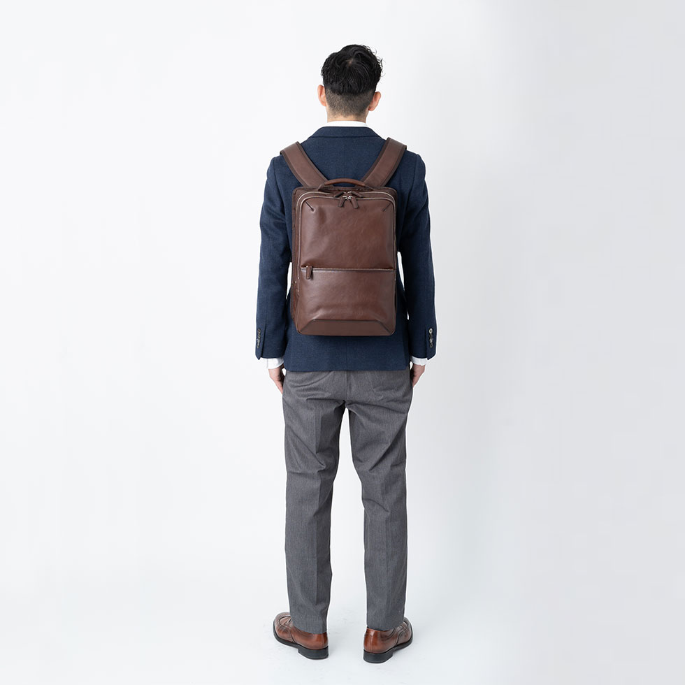 本革リュック・モデル