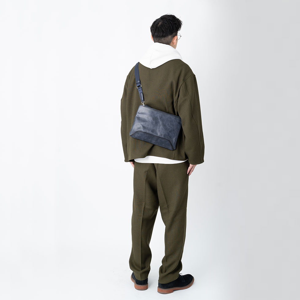 本革サコッシュ