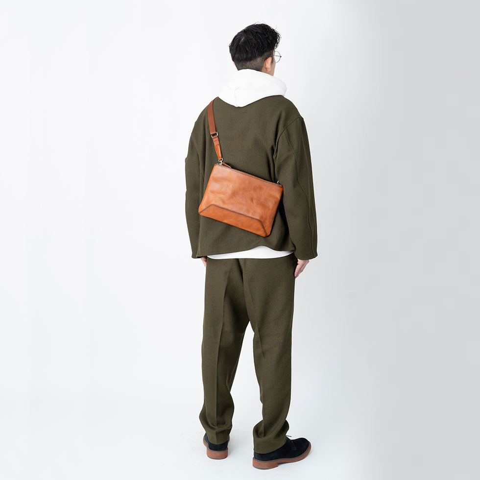 本革サコッシュ